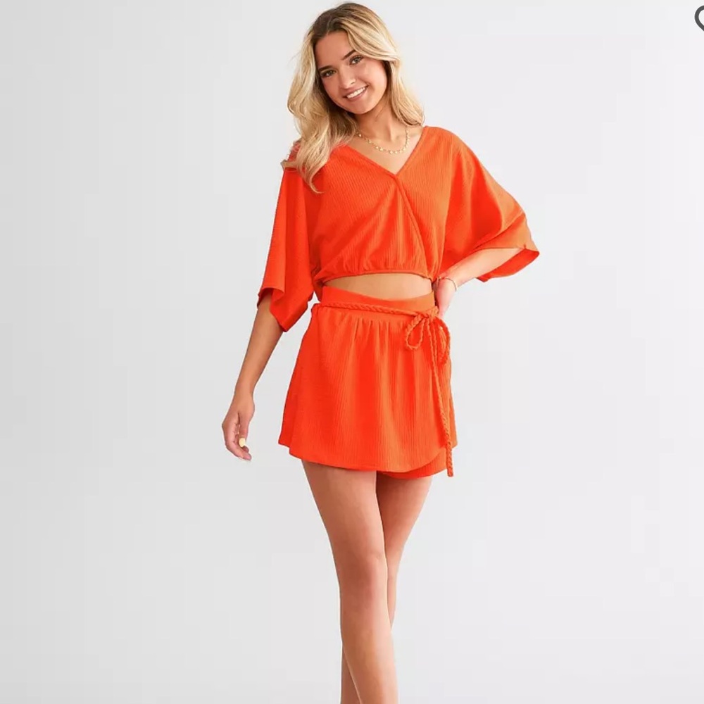 Buckle Willow + Root Spicy Orange Y Neck Beachy Textured Surplice Crop Top